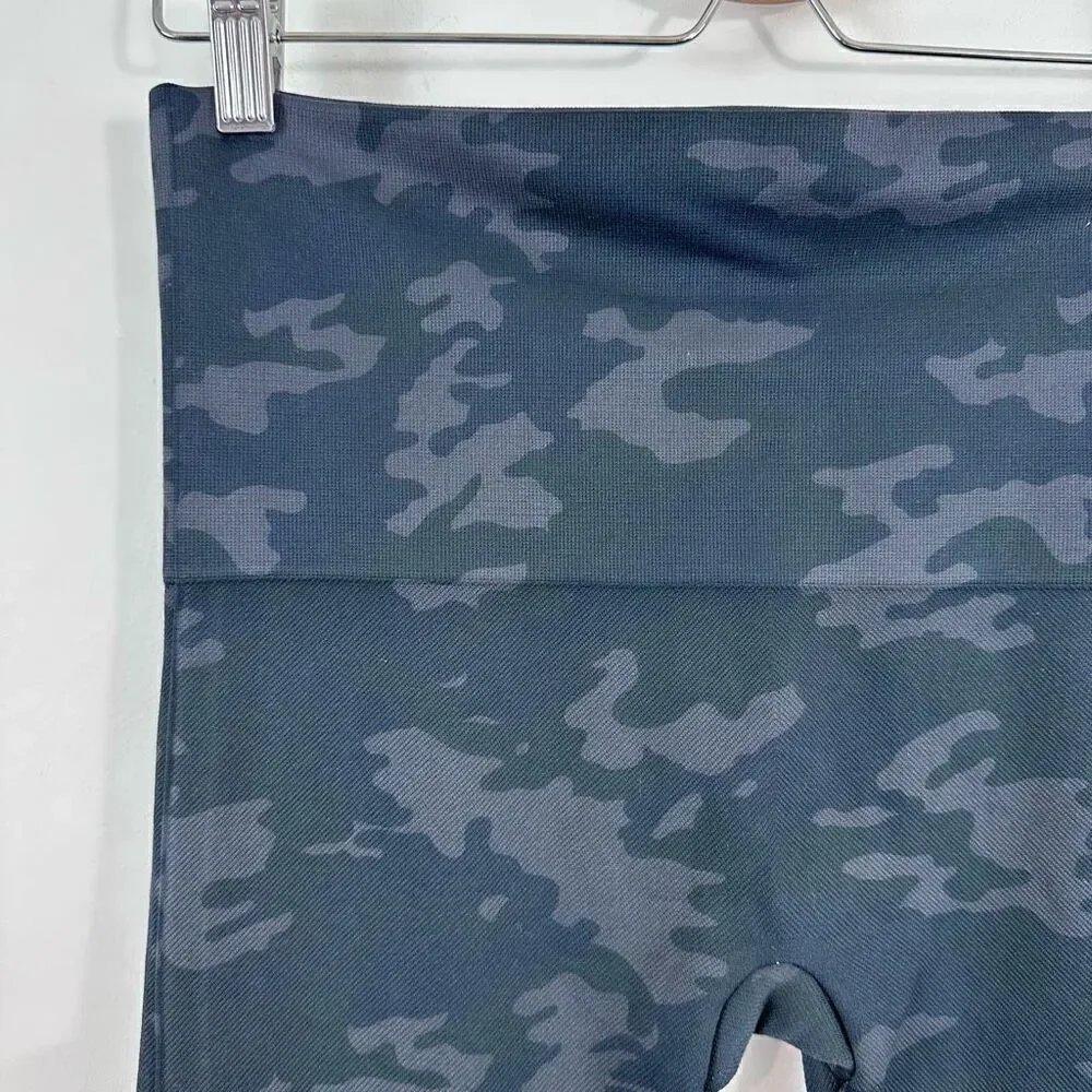 Spanx Look At Me Now Seamless Leggings in Camo Size L - Picture 6 of 8